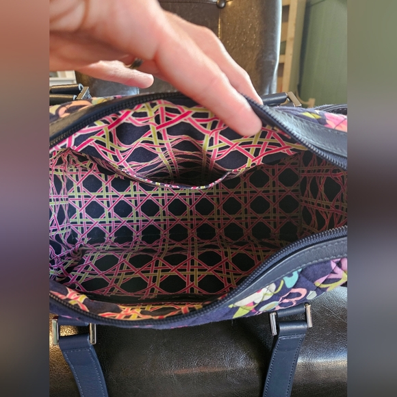 Vera Bradley purse and wallet set. Used but still in good condition. - Picture 6 of 8